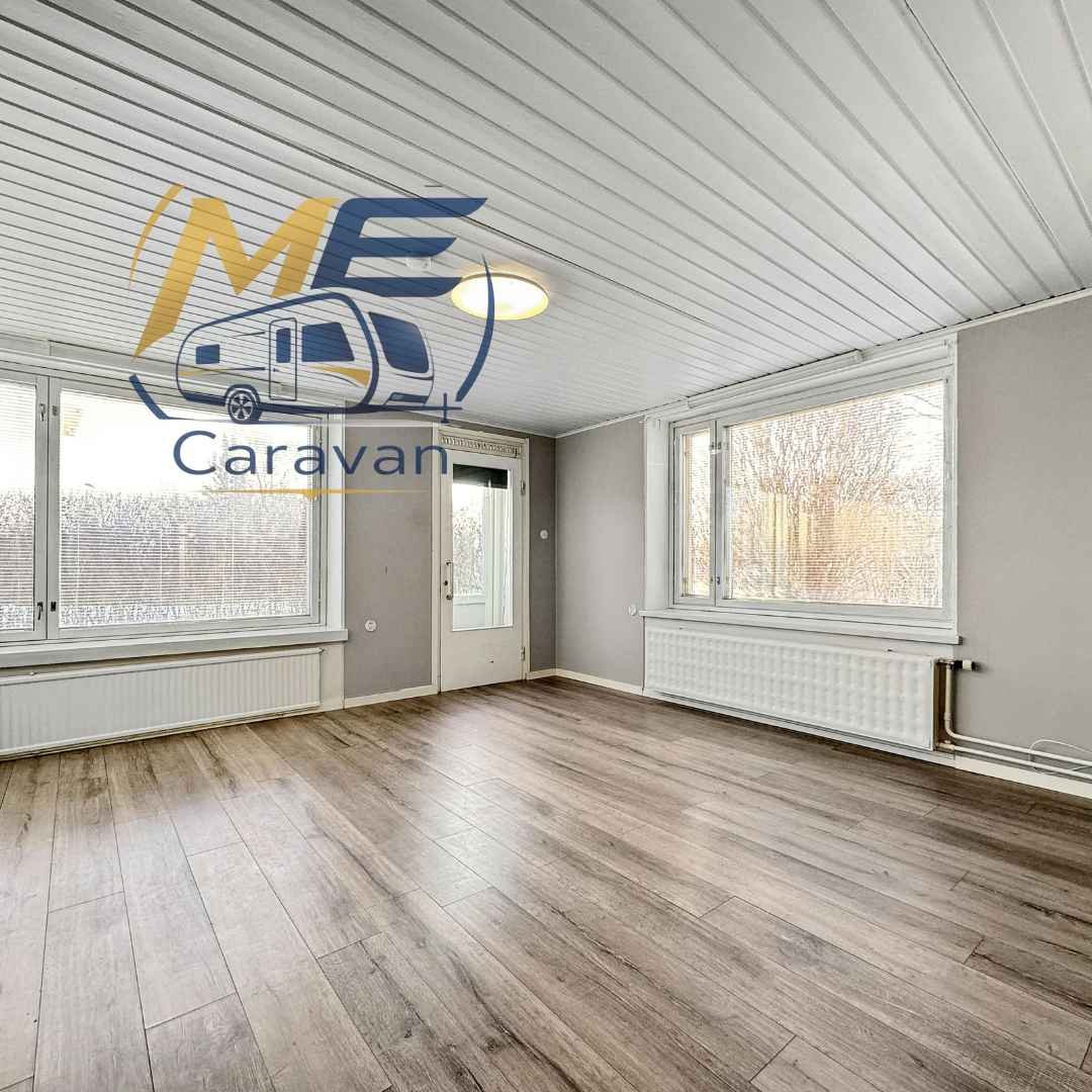 واجهة مبنى جاهز دورين مع تكييفات ME Caravan