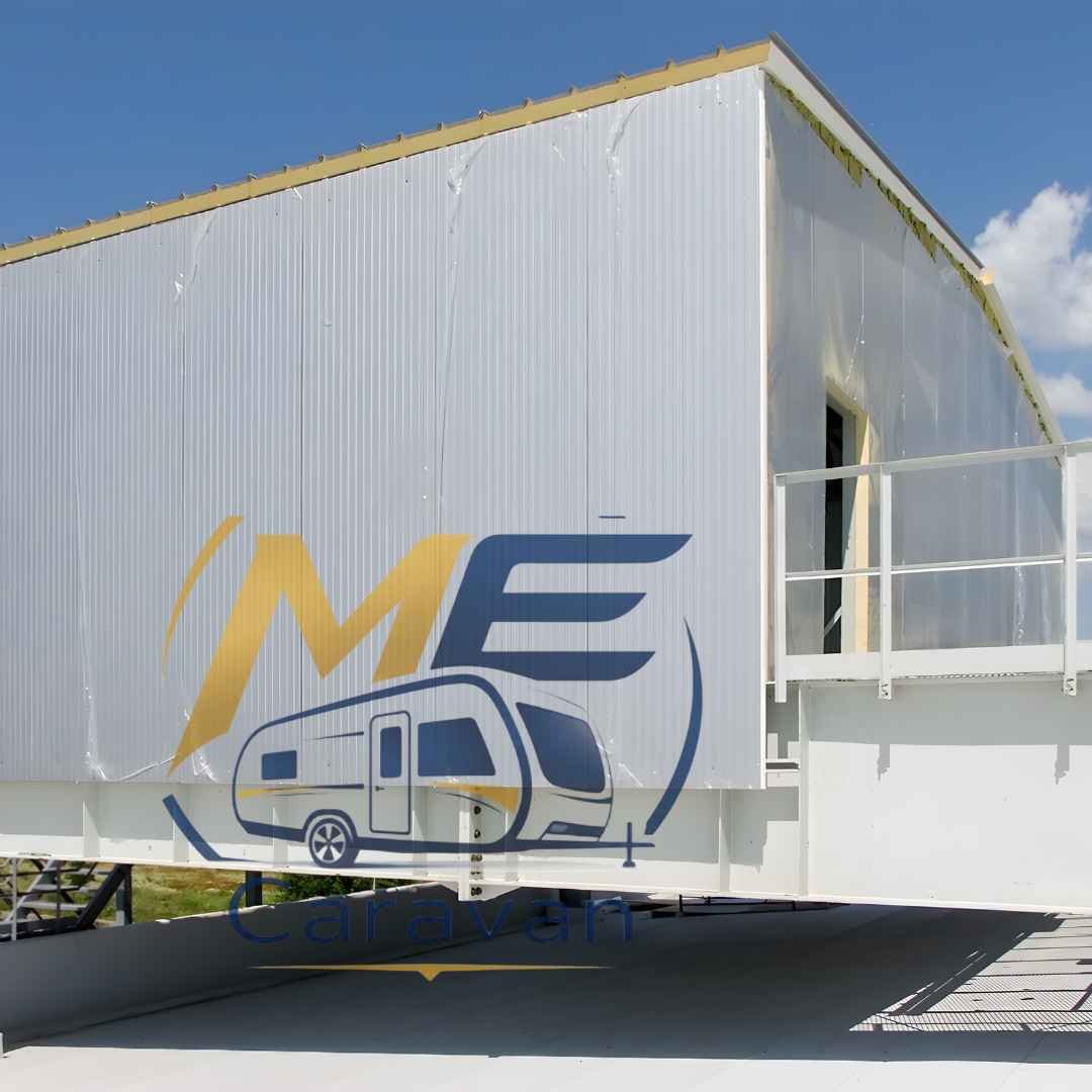هيكل حديدي لمبنى جاهز قيد الإنشاء ME Caravan